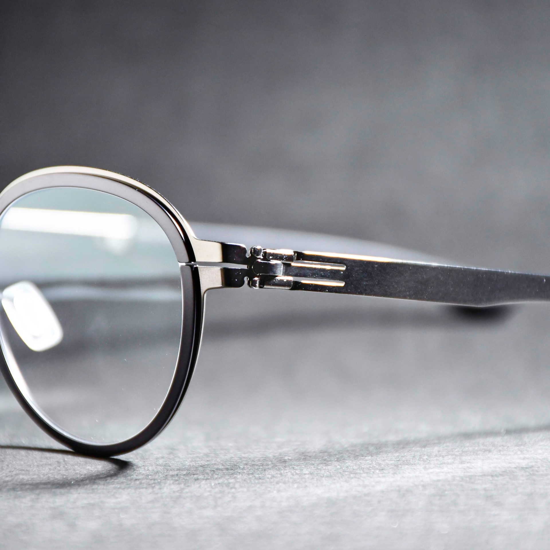Ic!Berlin | Palladium Aubergine | Shiny Graphite 』
